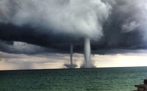 water-spouts-lake-michigant-935-1